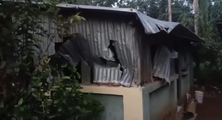 হামলার পর ভাঙচুর হওয়া বাড়িতে তদন্তে রাধাপুর থানার পুলিশ ও জিরানিয়ার প্রশাসনিক আধিকারিকরা