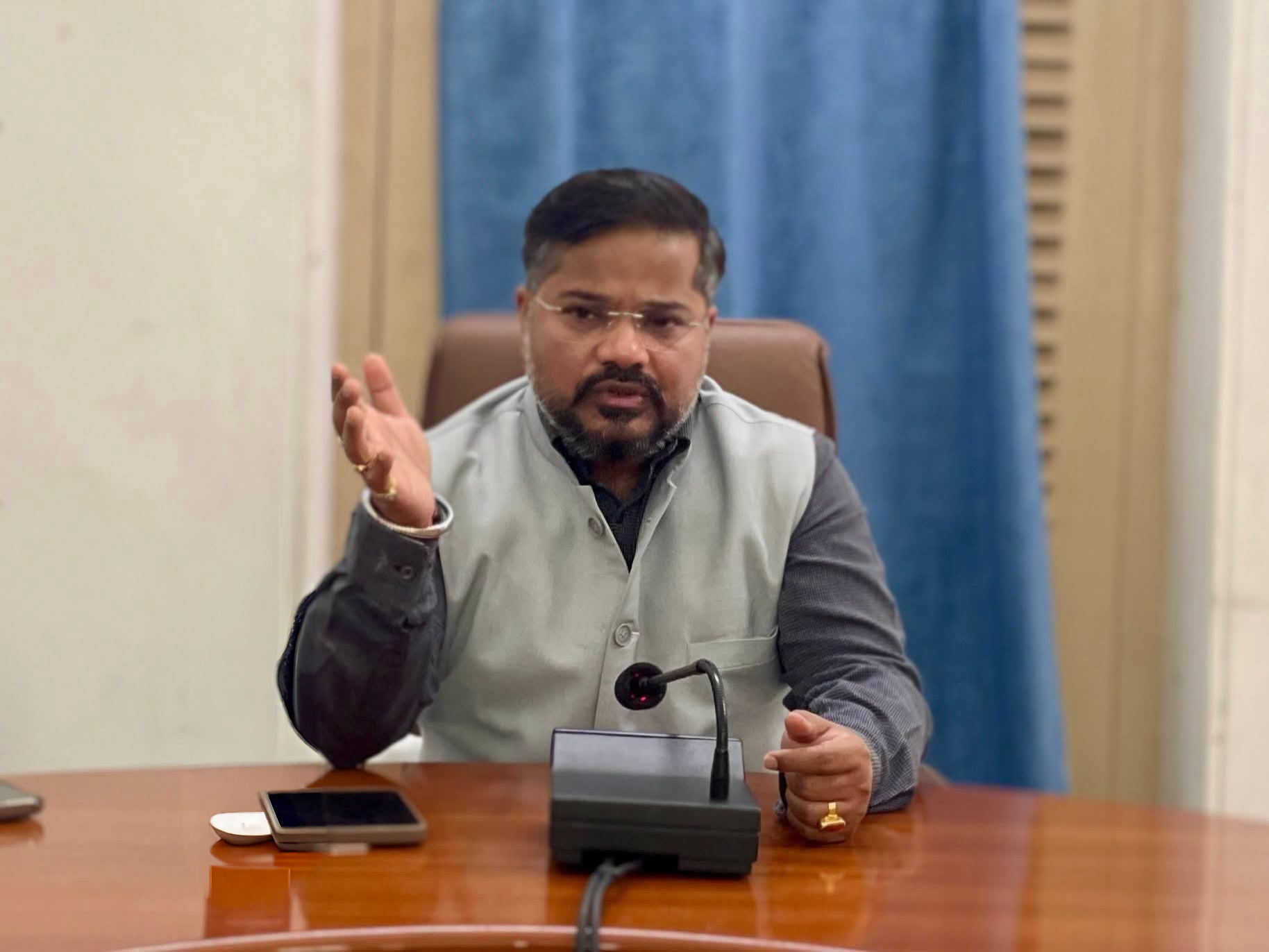 “ইউনিটি প্রমো ফেস্ট–২০২৫”-এর জমকালো সমাপনী ঘিরে শেষ মুহূর্তের প্রস্তুতি বৈঠকে পর্যটন মন্ত্রী সুশান্ত চৌধুরী