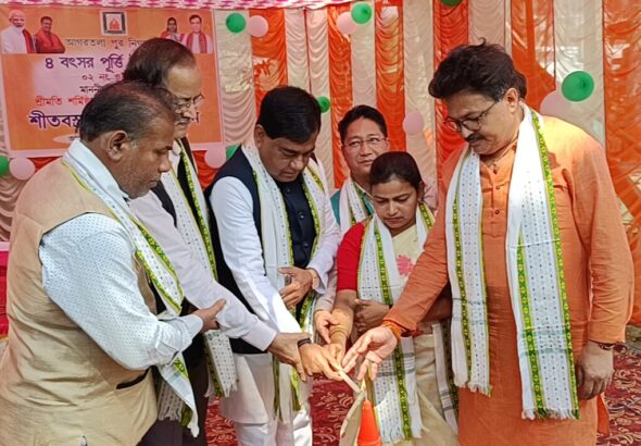 ৪ বছর পূর্তিতে ২ নং ওয়ার্ডের কর্পোরেটর শর্মিষ্ঠা বর্ধনের সংবর্ধনা, শীতবস্ত্র পেলেন ১০০ জন