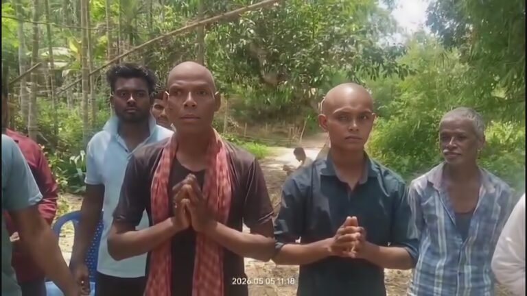 খাসির মাংসের নামে গরুর মাংস বিক্রির অভিযোগ, দুই যুবককে ঘিরে উত্তেজনা—গ্রামবাসীর শাস্তি ঘিরে বিতর্ক